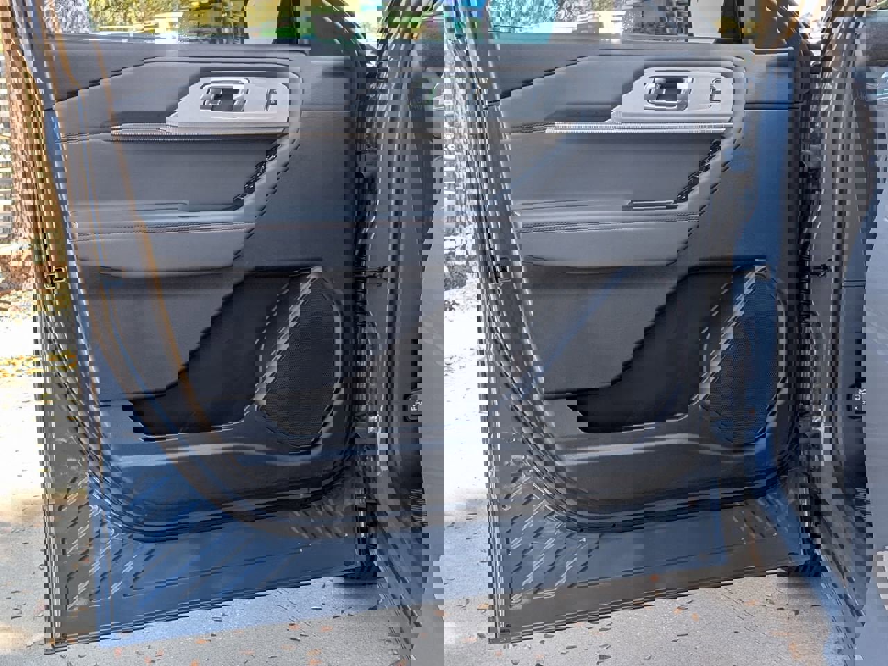 Used 2025 Ford Explorer Active w/ Active Comfort Package image 7