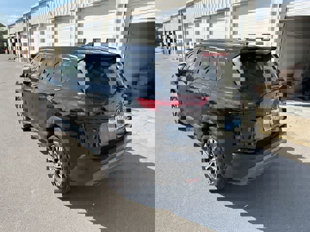 Used 2023 Nissan Rogue SV AWD/4WD image 17