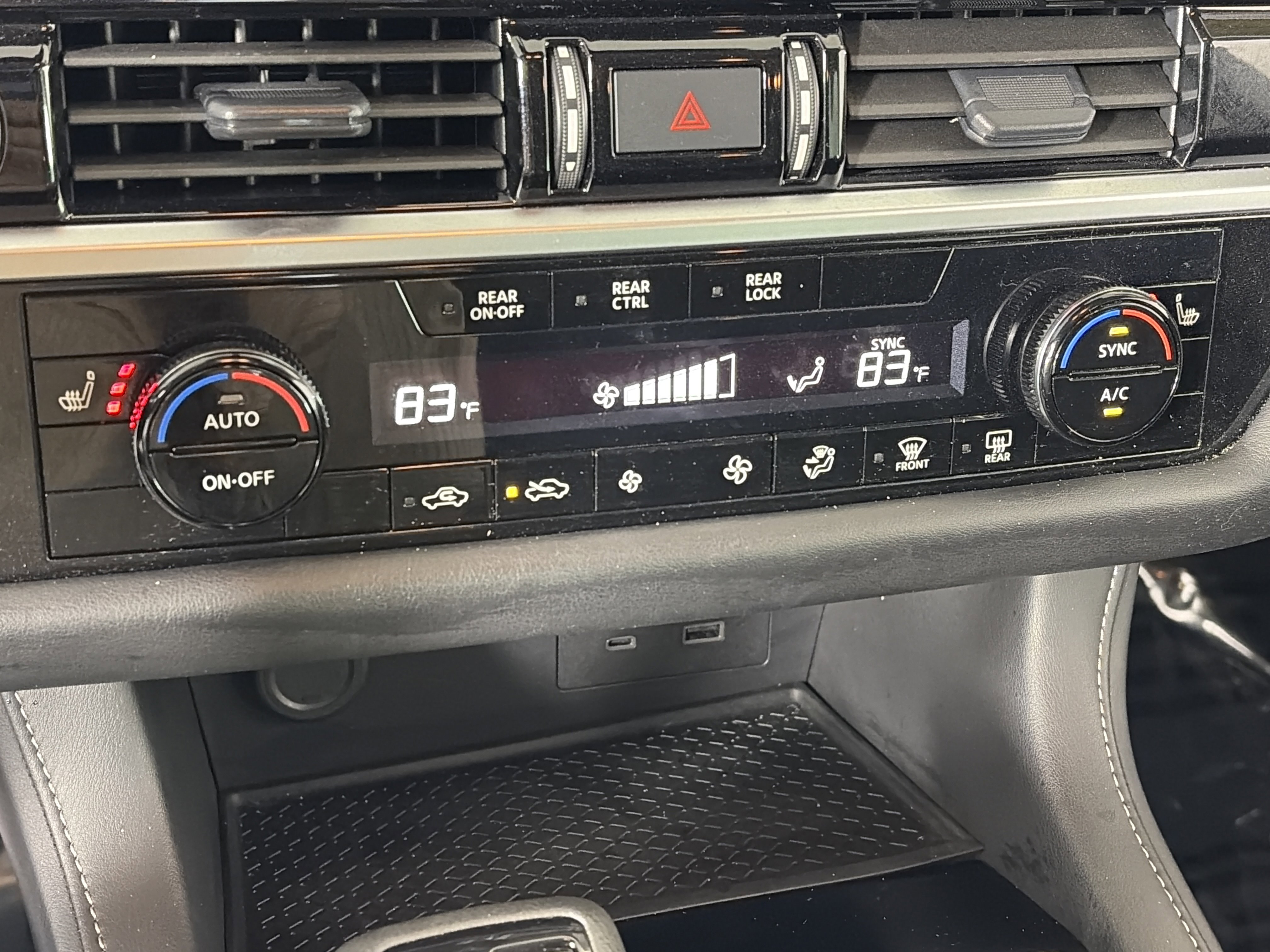 Used 2024 Nissan Pathfinder SV image 21