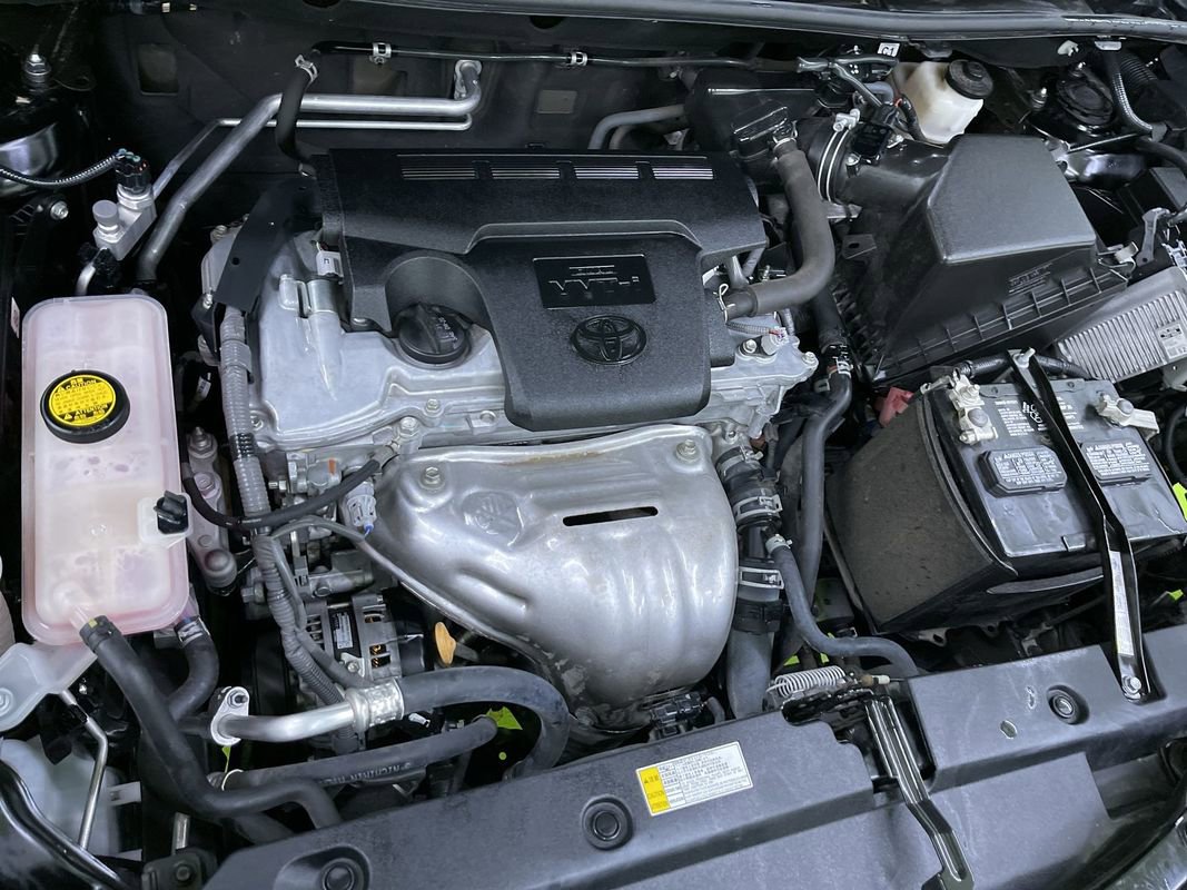 Used 2018 Toyota RAV4 LE w/ All Weather Liner Package image 29