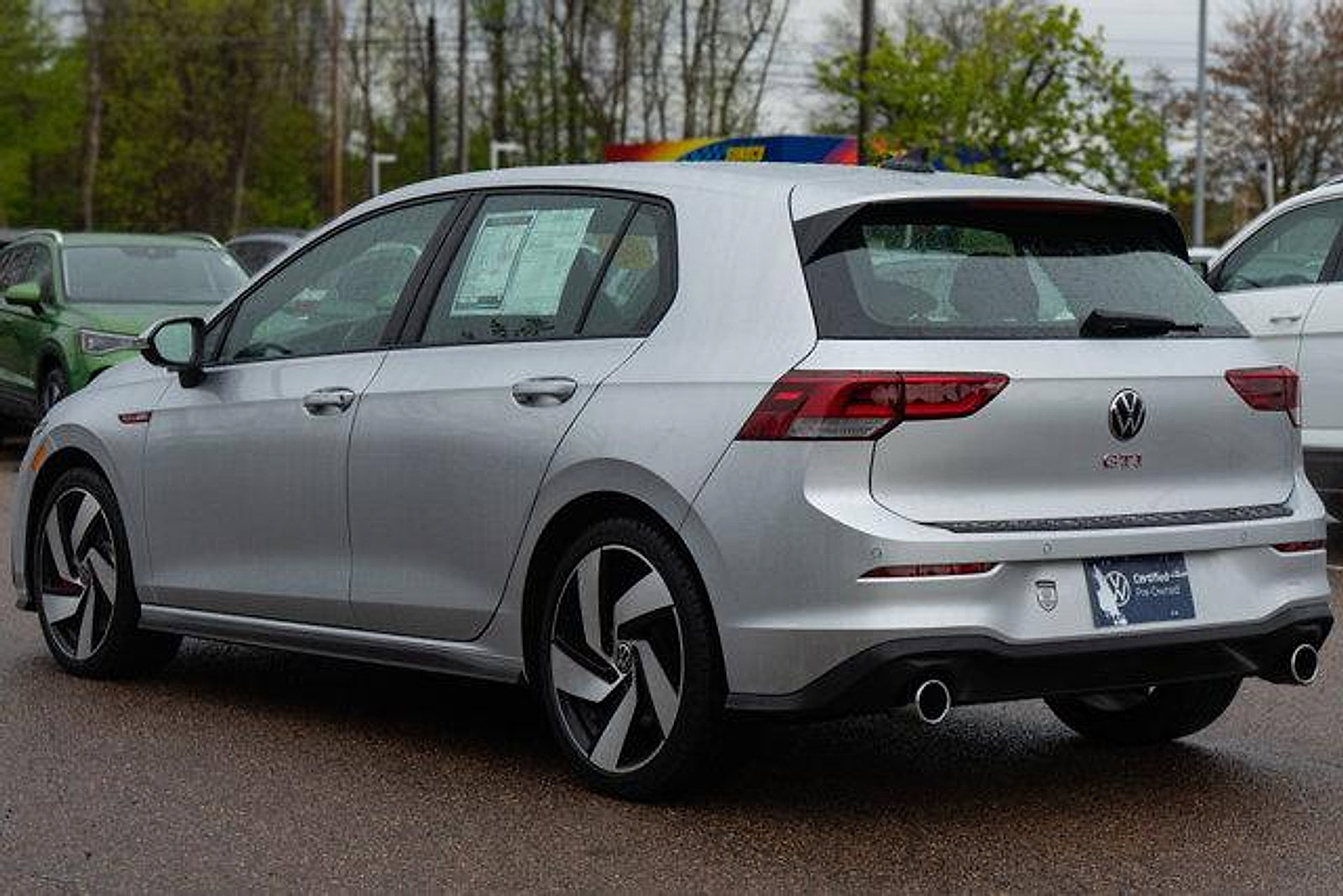 Certified 2023 Volkswagen GTI SE FWD image 4