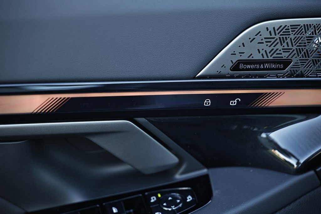 New 2026 BMW 550e xDrive w/ Premium Package image 17