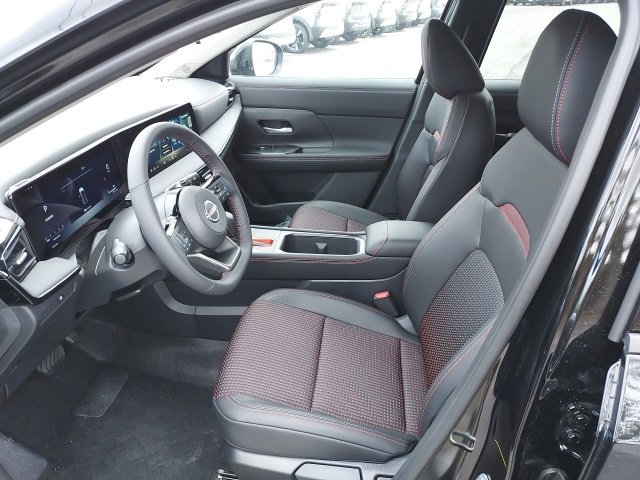 New 2026 Nissan Kicks SR w/ Cold Weather Package image 11