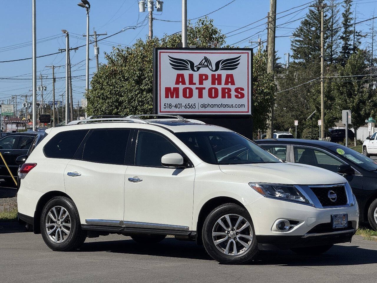 Used 2015 Nissan Pathfinder SL w/ SL Premium Package