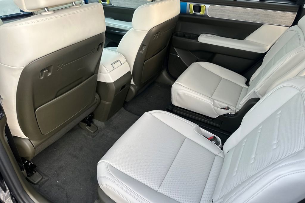 New 2025 Hyundai Santa Fe Calligraphy image 9