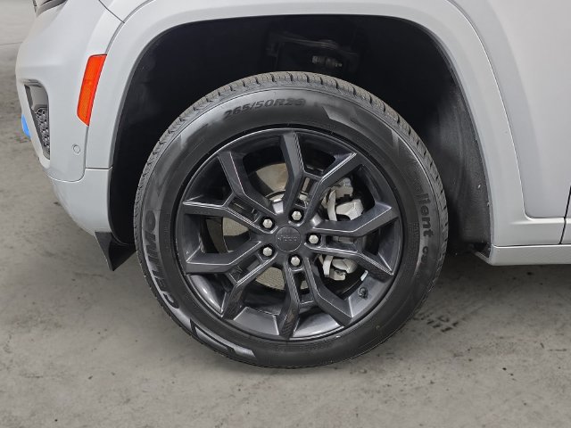 Used 2023 Jeep Grand Cherokee 30th Anniversary AWD/4WD image 9