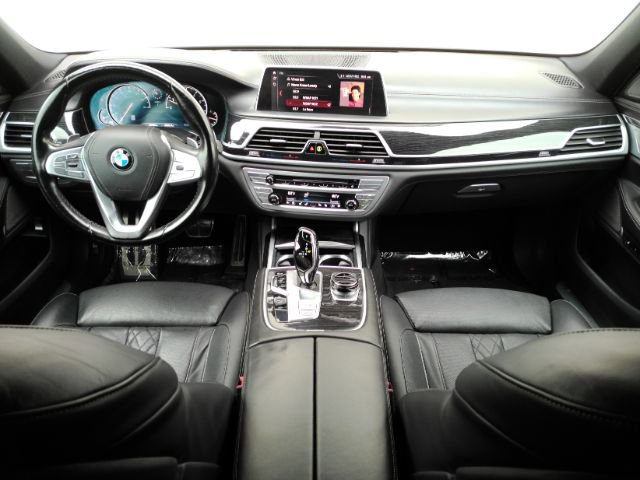 Used 2019 BMW 750i w/ Executive Package RWD image 2