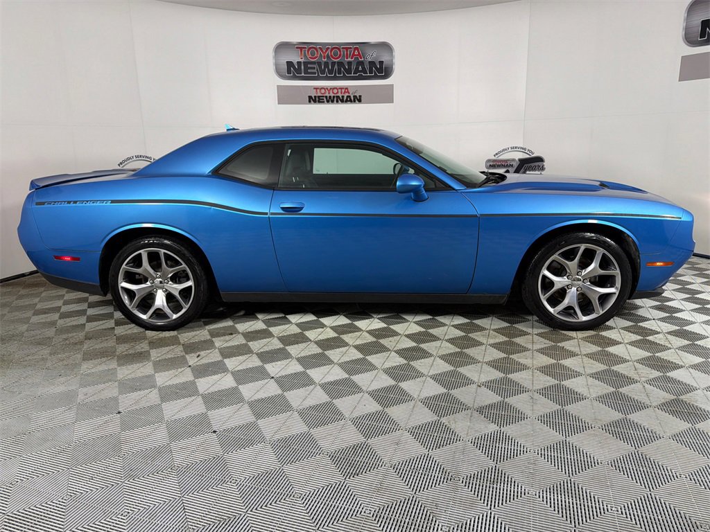 Used 2015 Dodge Challenger SXT Plus image 4