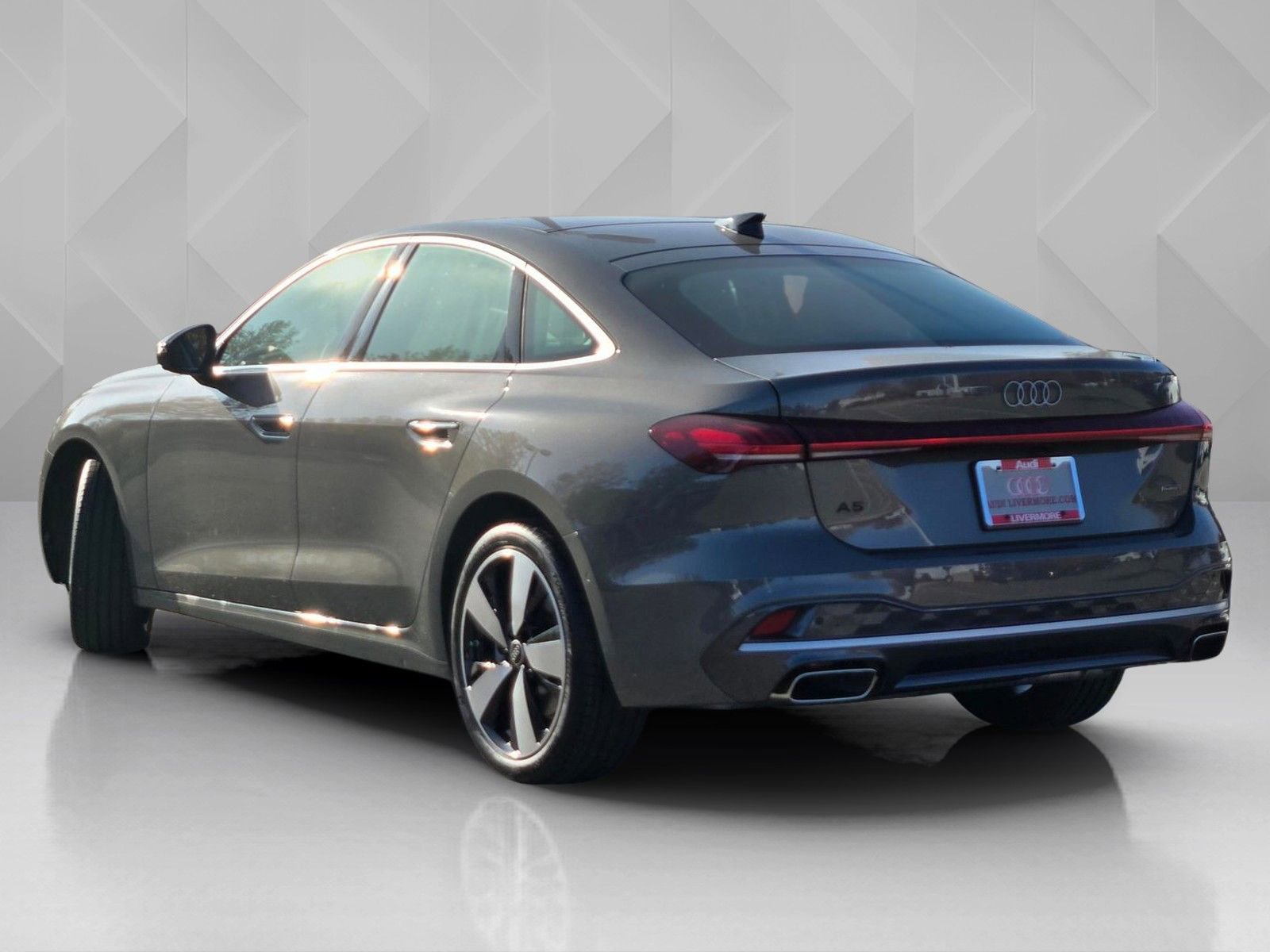 Used 2025 Audi A5 2.0T Premium Plus w/ Premium Plus AWD/4WD image 4