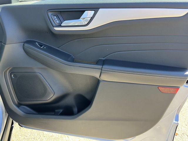 Used 2022 Ford Escape SEL w/ Technology Package image 29