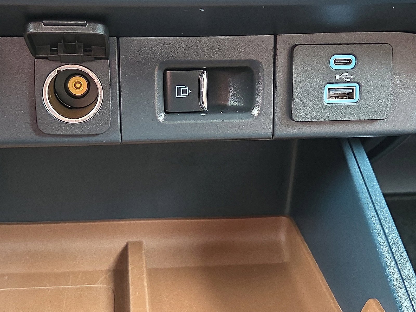 Certified 2022 Ford Maverick Lariat w/ Lariat Luxury Package image 18