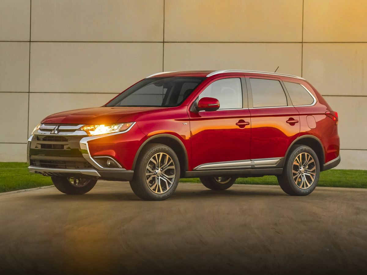 Used 2018 Mitsubishi Outlander FWD image 1