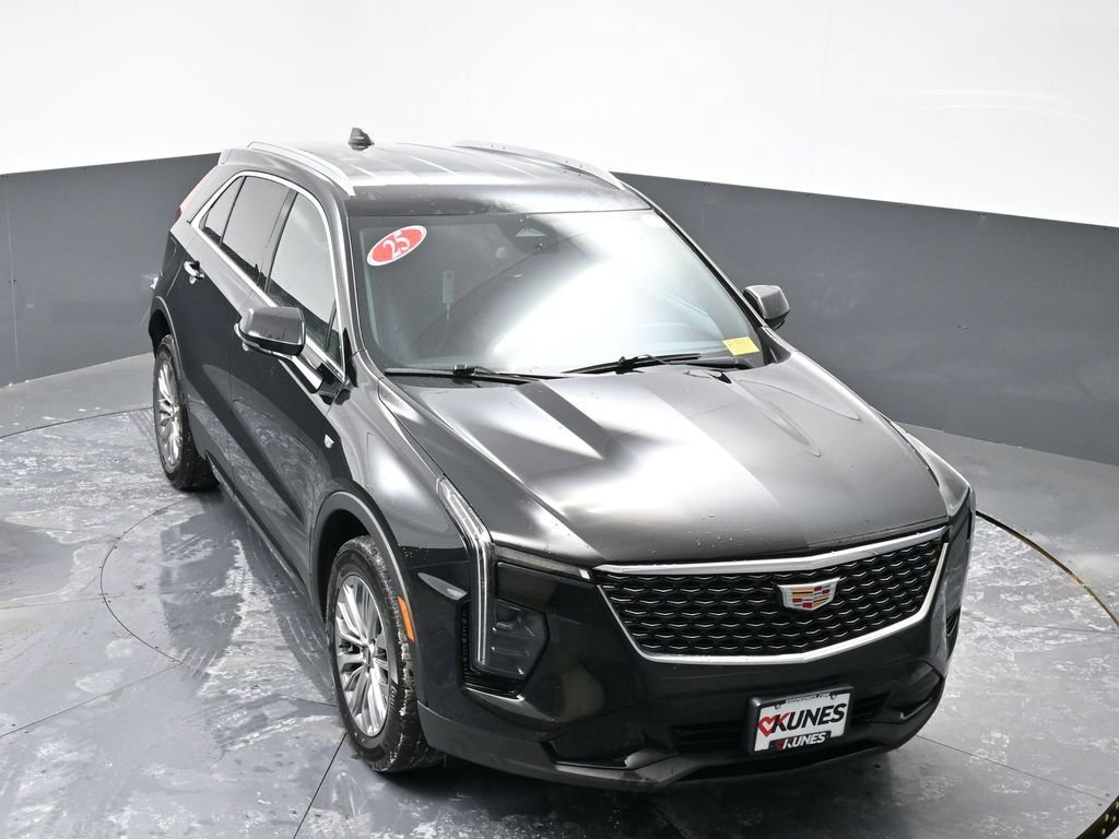 Used 2025 Cadillac XT4 Premium Luxury image 43