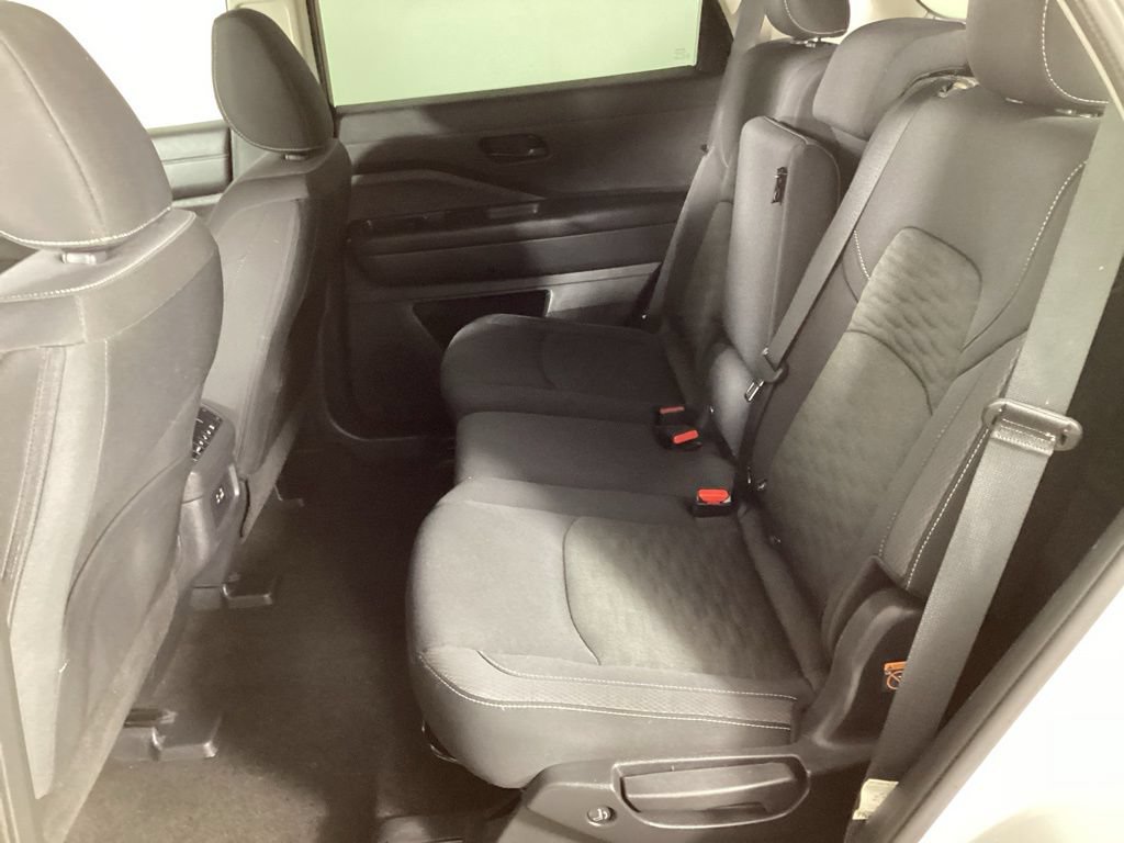 Used 2024 Nissan Pathfinder SV FWD image 22