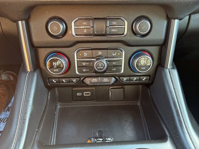 Used 2023 Chevrolet Suburban Premier image 16