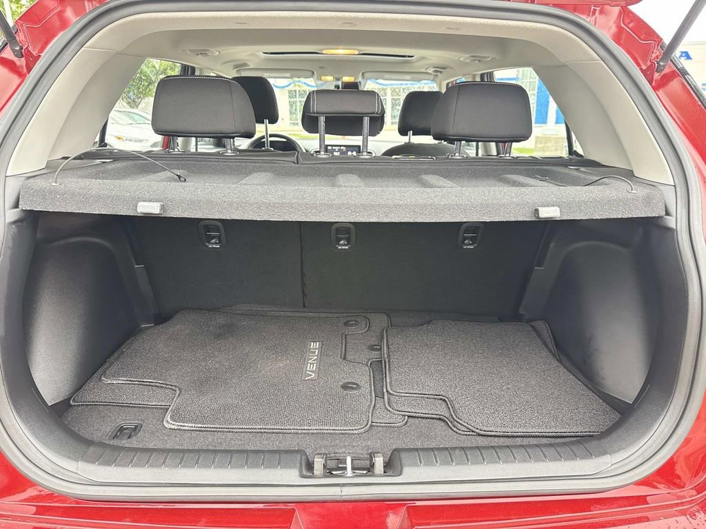 Used 2026 Hyundai Venue SEL FWD image 23