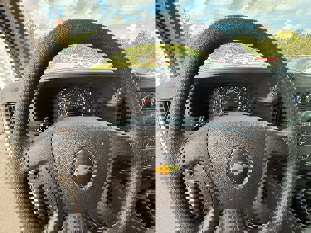 New 2025 Chevrolet Express 2500 w/ Driver Convenience Package image 18