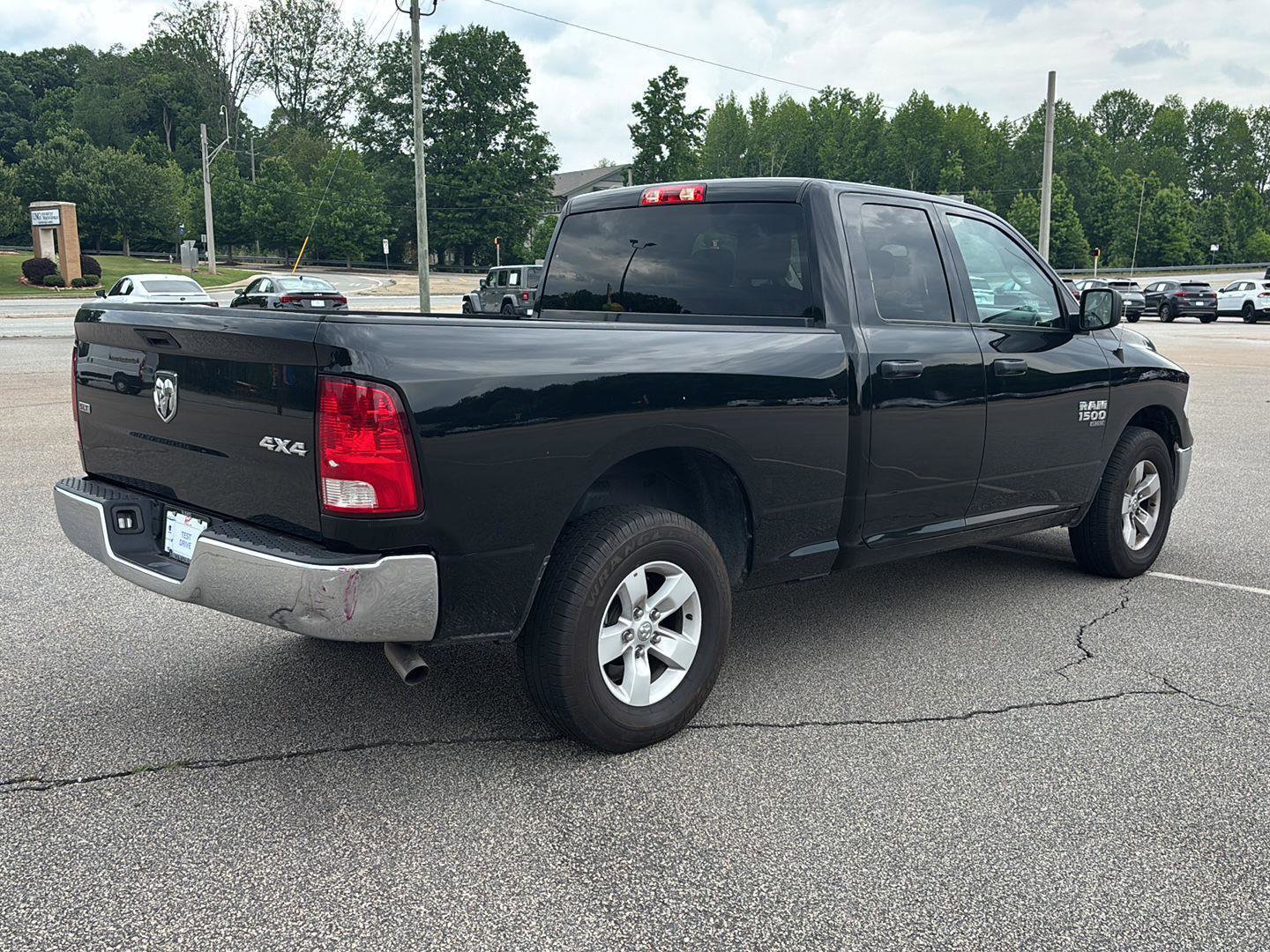 Used 2024 RAM 1500 Classic SLT AWD/4WD image 3