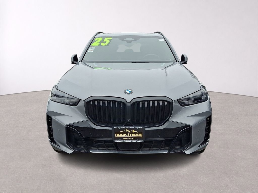 Used 2025 BMW X5 xDrive40i w/ M Sport Package image 2