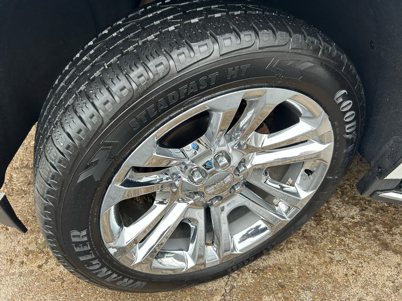 Used 2017 GMC Yukon SLT w/ Premium Edition image 27