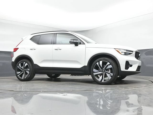 Used 2023 Volvo XC40 B5 Ultimate w/ Protection Package Premier AWD/4WD image 36