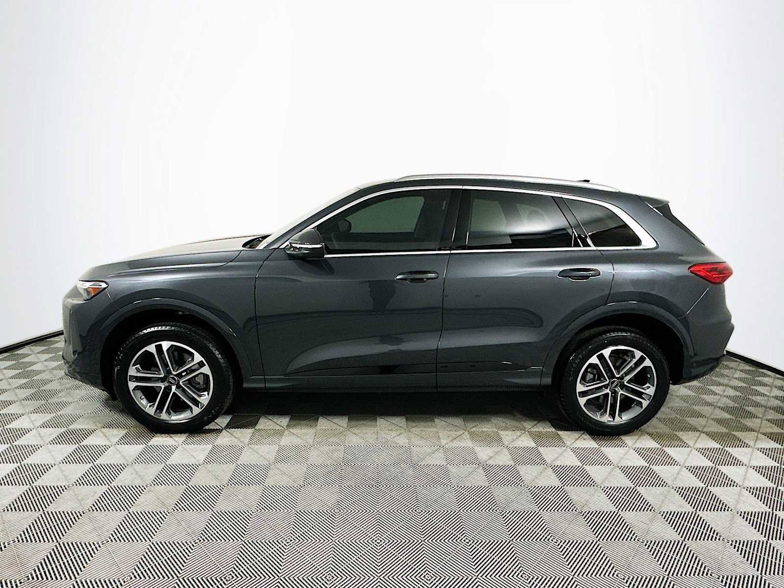 New 2025 Audi Q5 Premium image 4