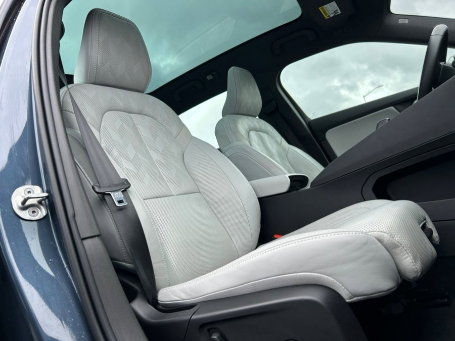 Used 2023 Polestar Polestar 2 w/ Pilot Pack image 38