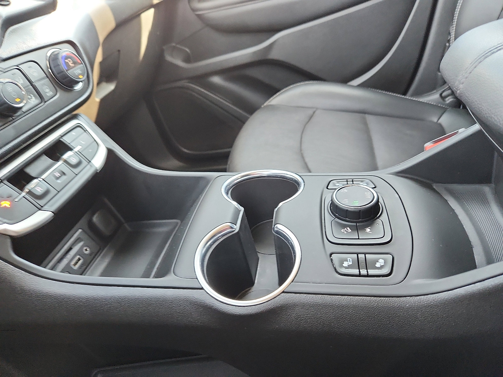 Used 2024 GMC Terrain SLT w/ Elevation Edition AWD/4WD image 20