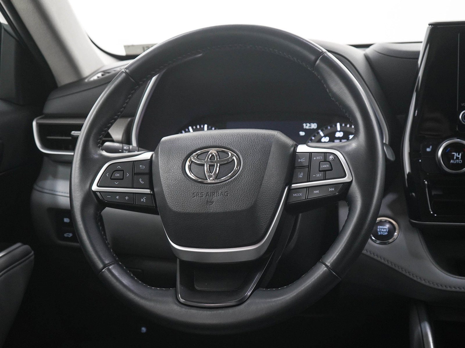 Used 2023 Toyota Highlander XLE w/ Protection Package #3 (TMS) AWD/4WD image 18