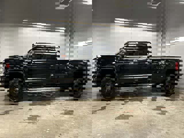 Used 2019 GMC Sierra 3500 Denali image 2