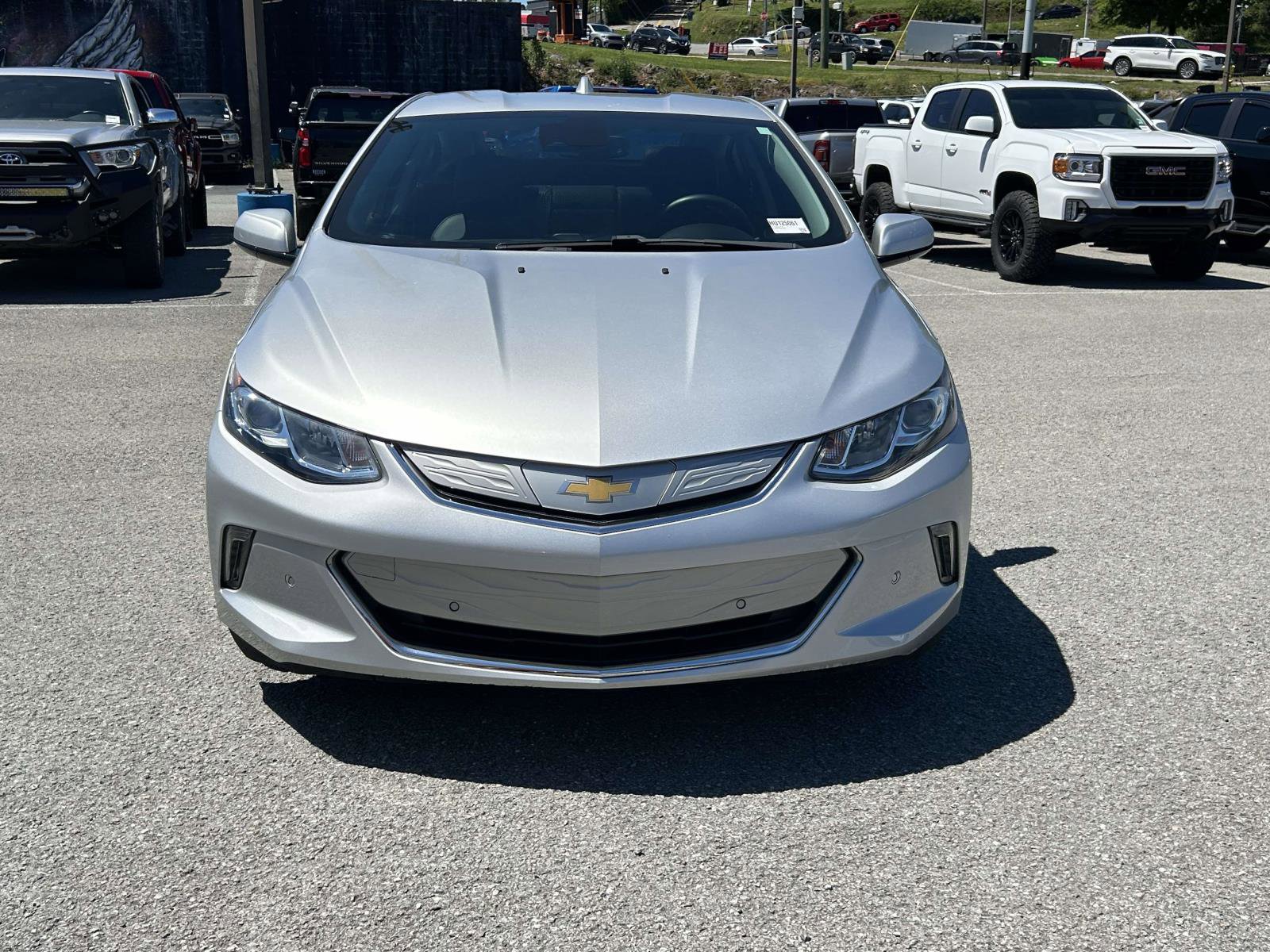 Used 2017 Chevrolet Volt Premier w/ Driver Confidence II Package FWD image 8