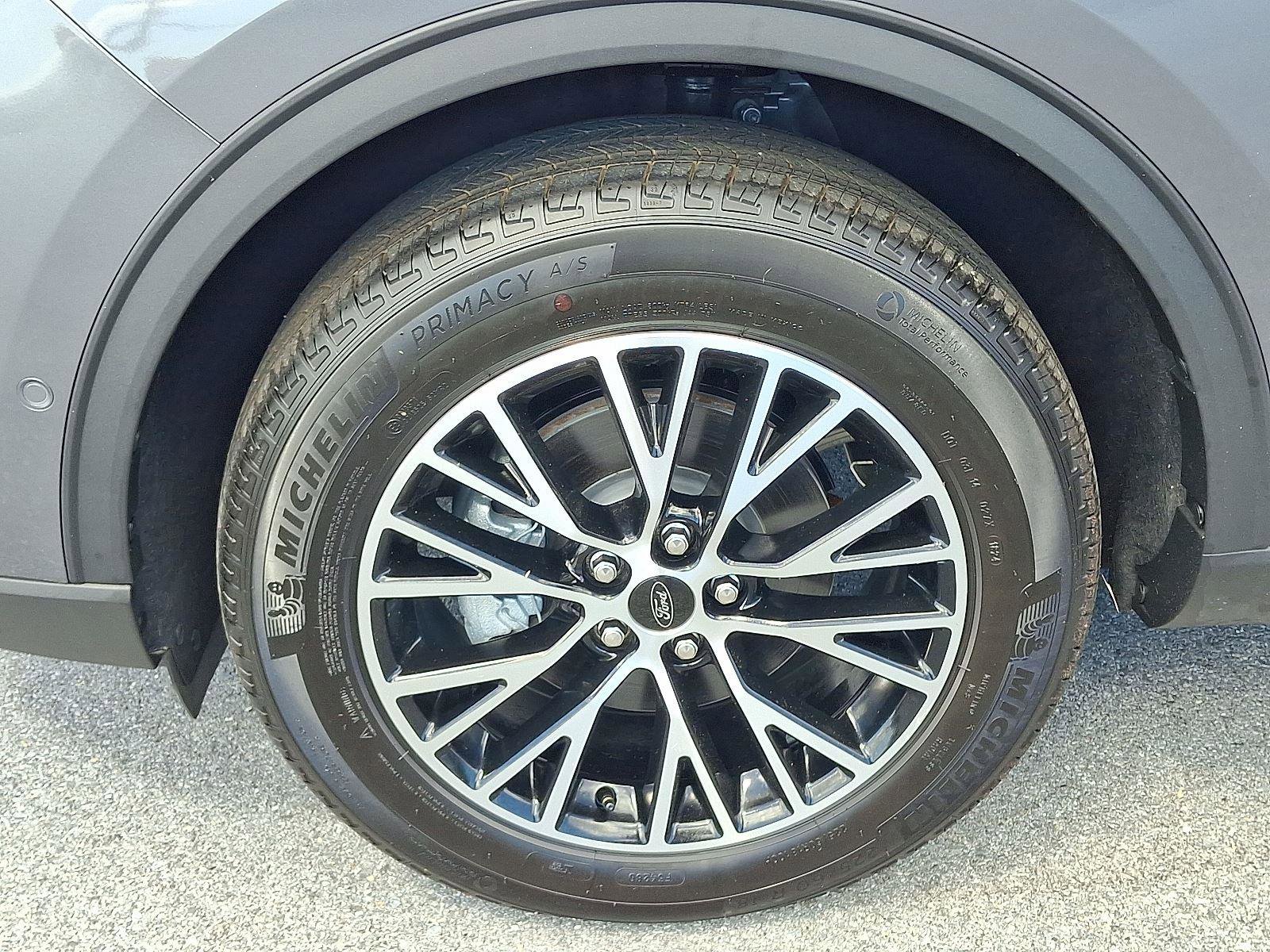 New 2024 Ford Escape SE w/ PHEV Premium Package image 6