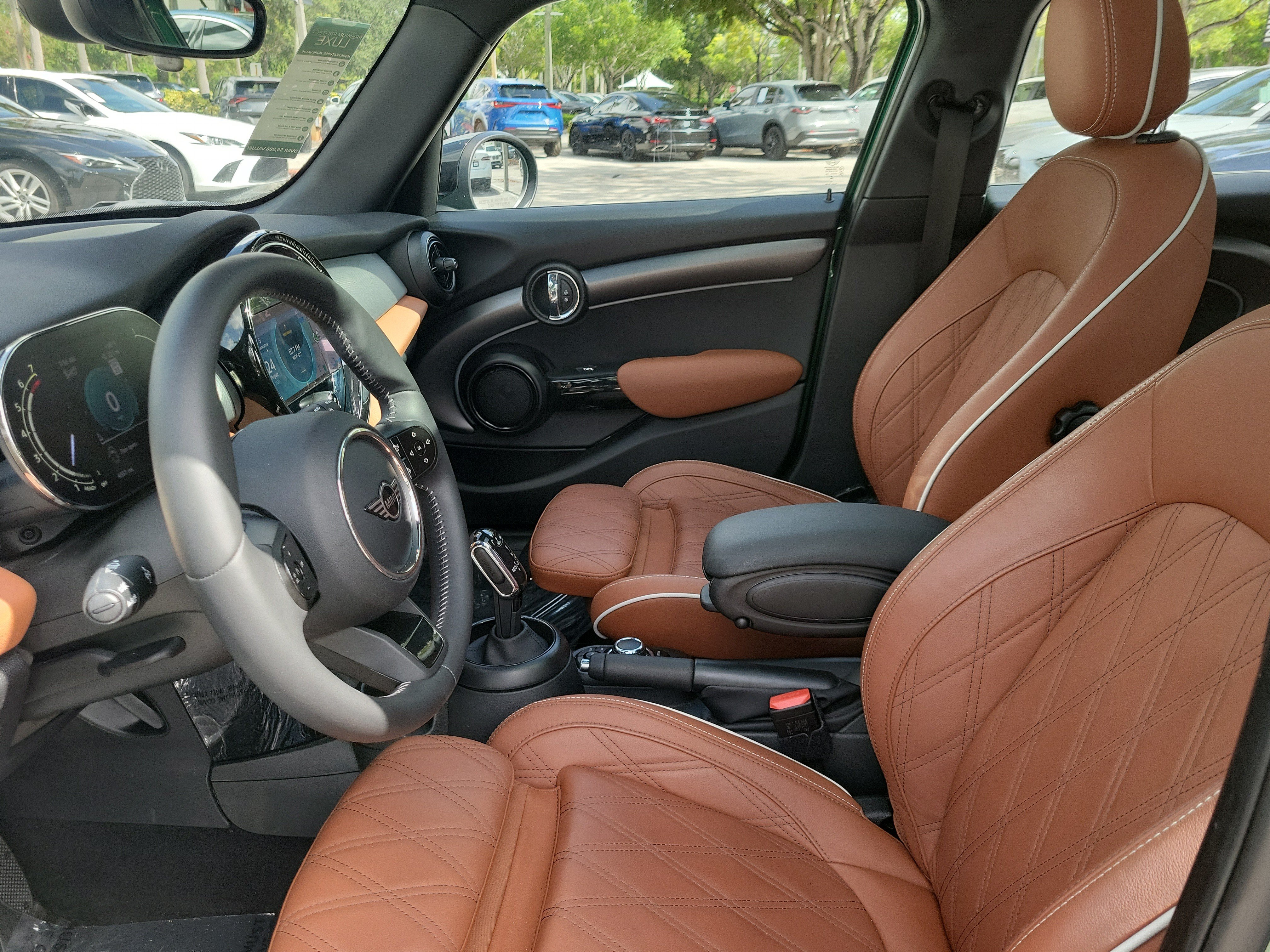 Certified 2024 MINI Cooper 4-Door Hardtop FWD image 10