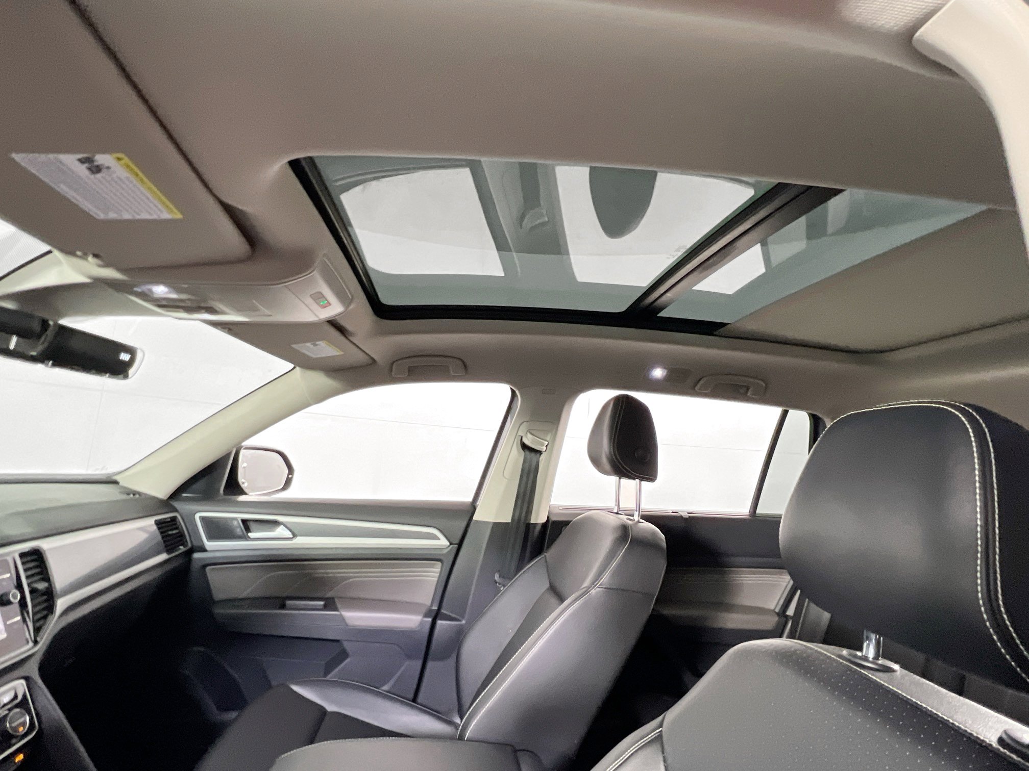 Used 2022 Volkswagen Atlas SEL R-Line image 22