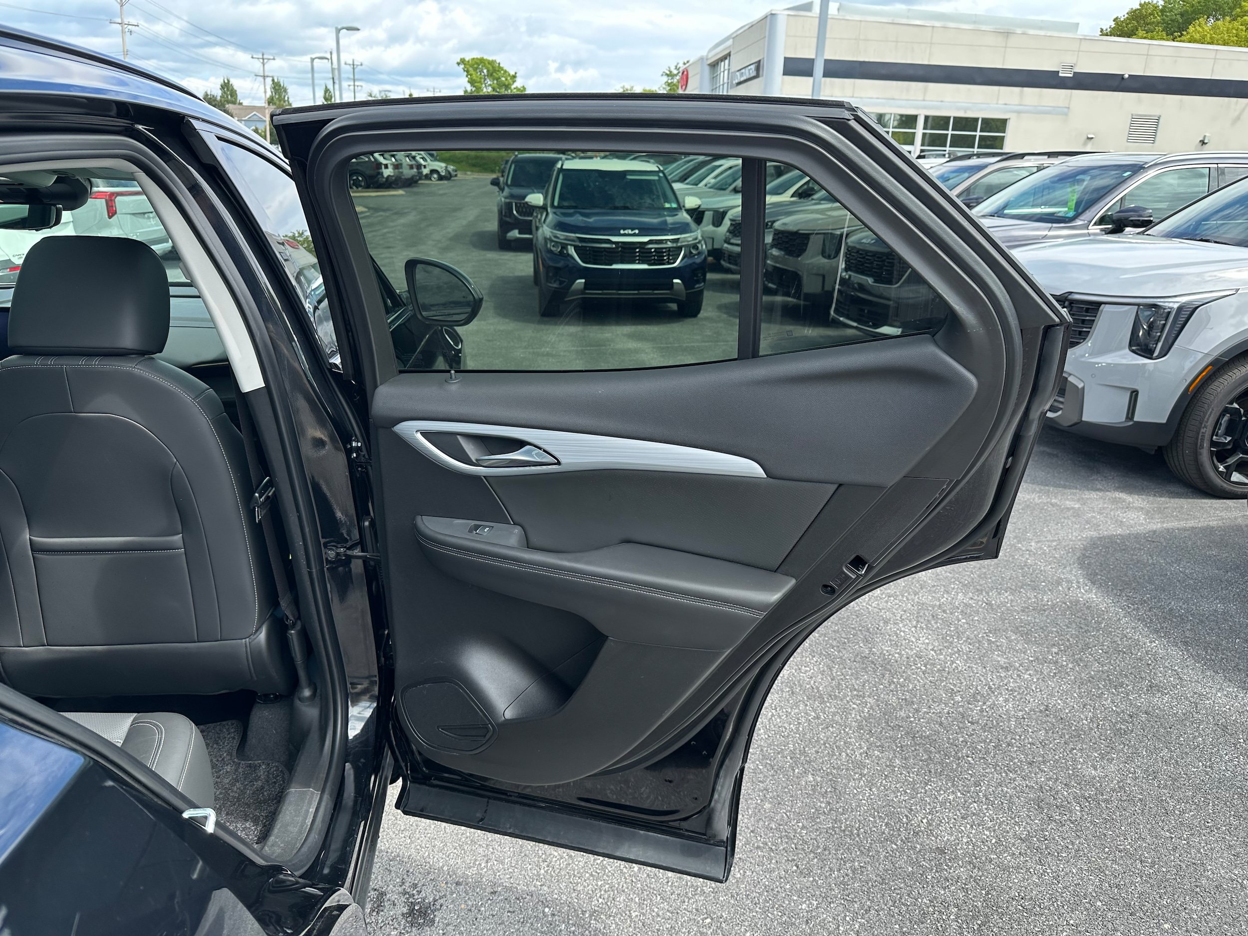 Used 2024 Buick Envision Avenir AWD/4WD image 16