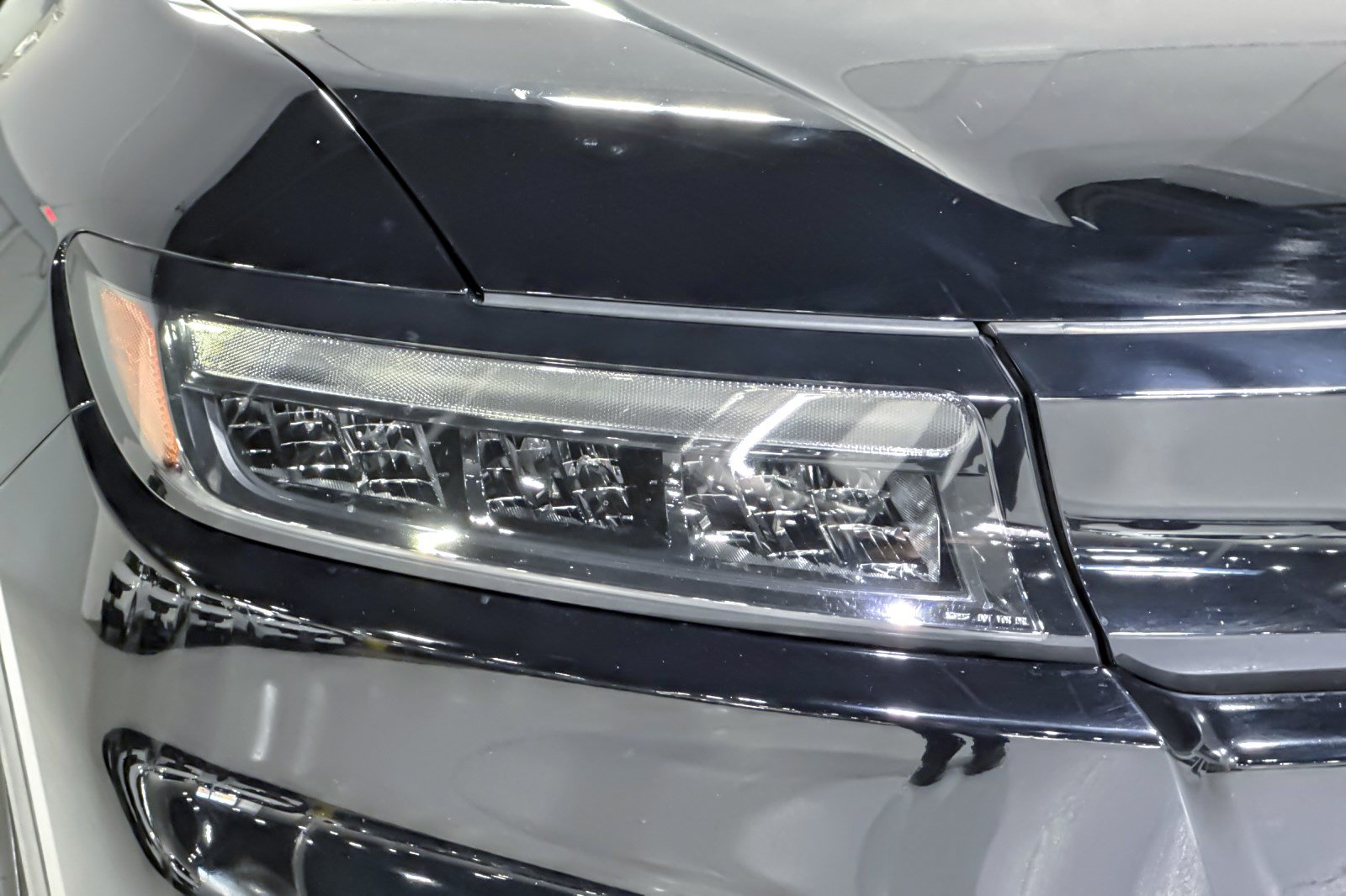 Used 2024 Honda Prologue EX image 12