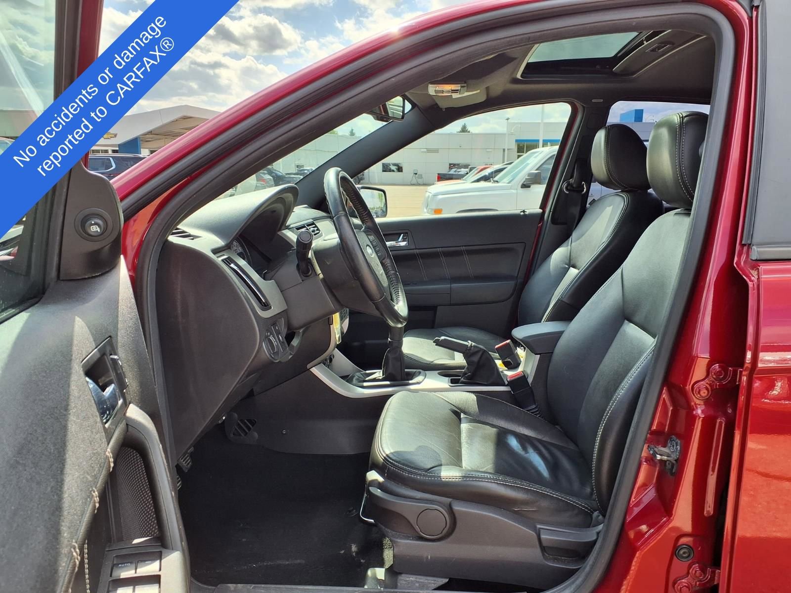 Used 2010 Ford Focus SES FWD image 16
