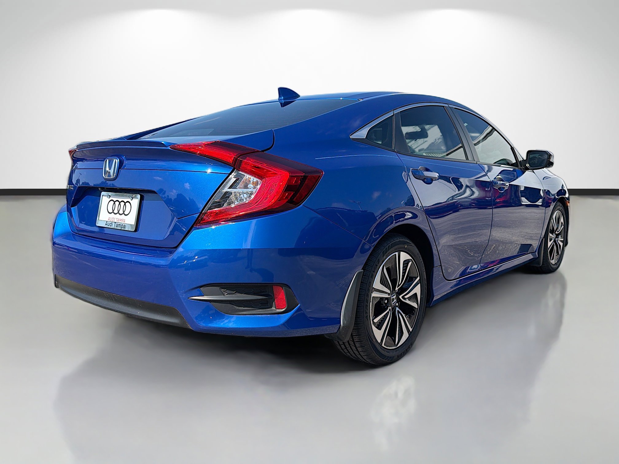 Used 2017 Honda Civic EX-T image 3