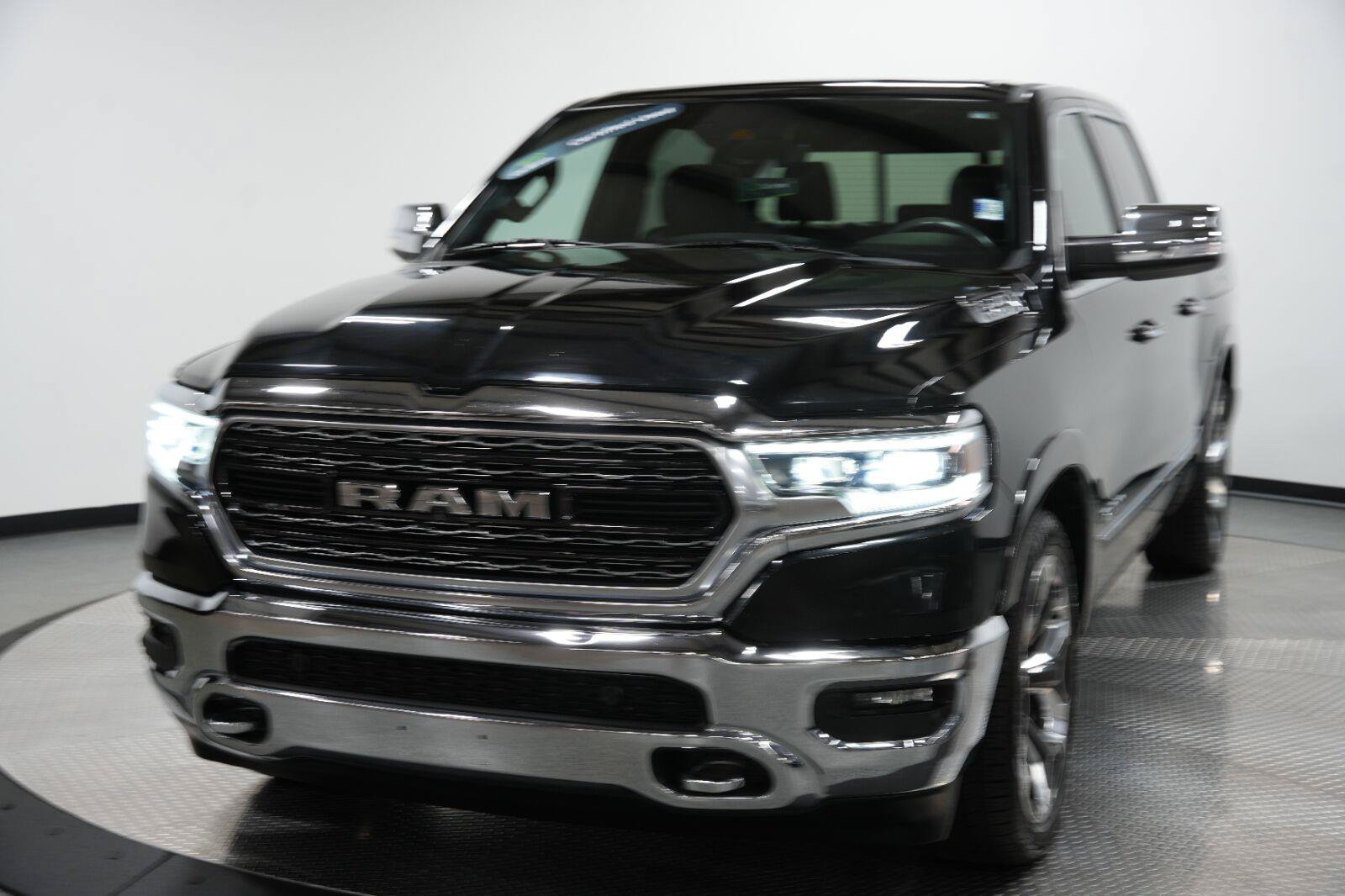 Used 2019 RAM 1500 Limited AWD/4WD image 4