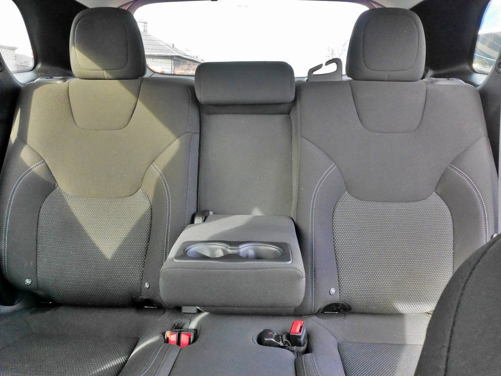 Used 2019 Jeep Cherokee Latitude w/ Cold Weather Group image 29