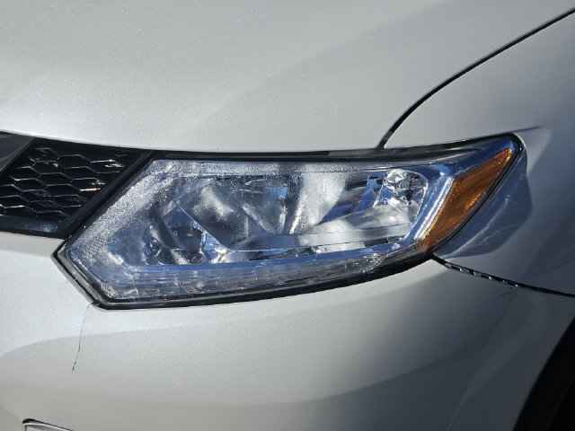 Used 2016 Nissan Rogue SV AWD/4WD image 10