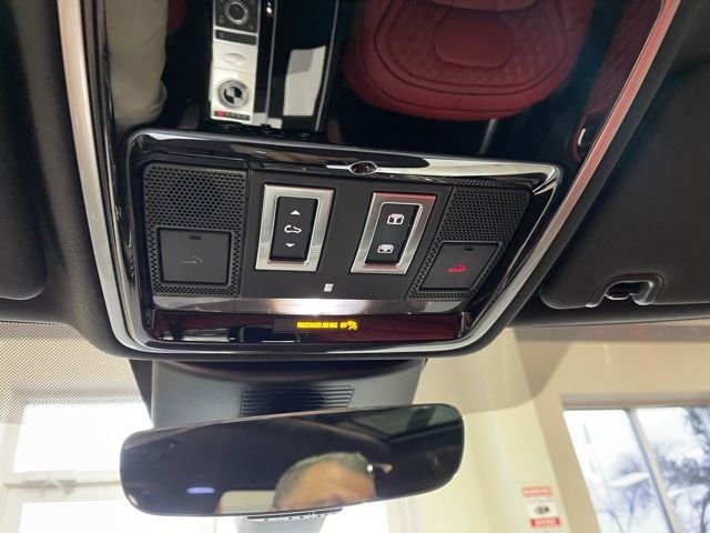Used 2021 Land Rover Range Rover P525 Westminster Edition LWB image 32