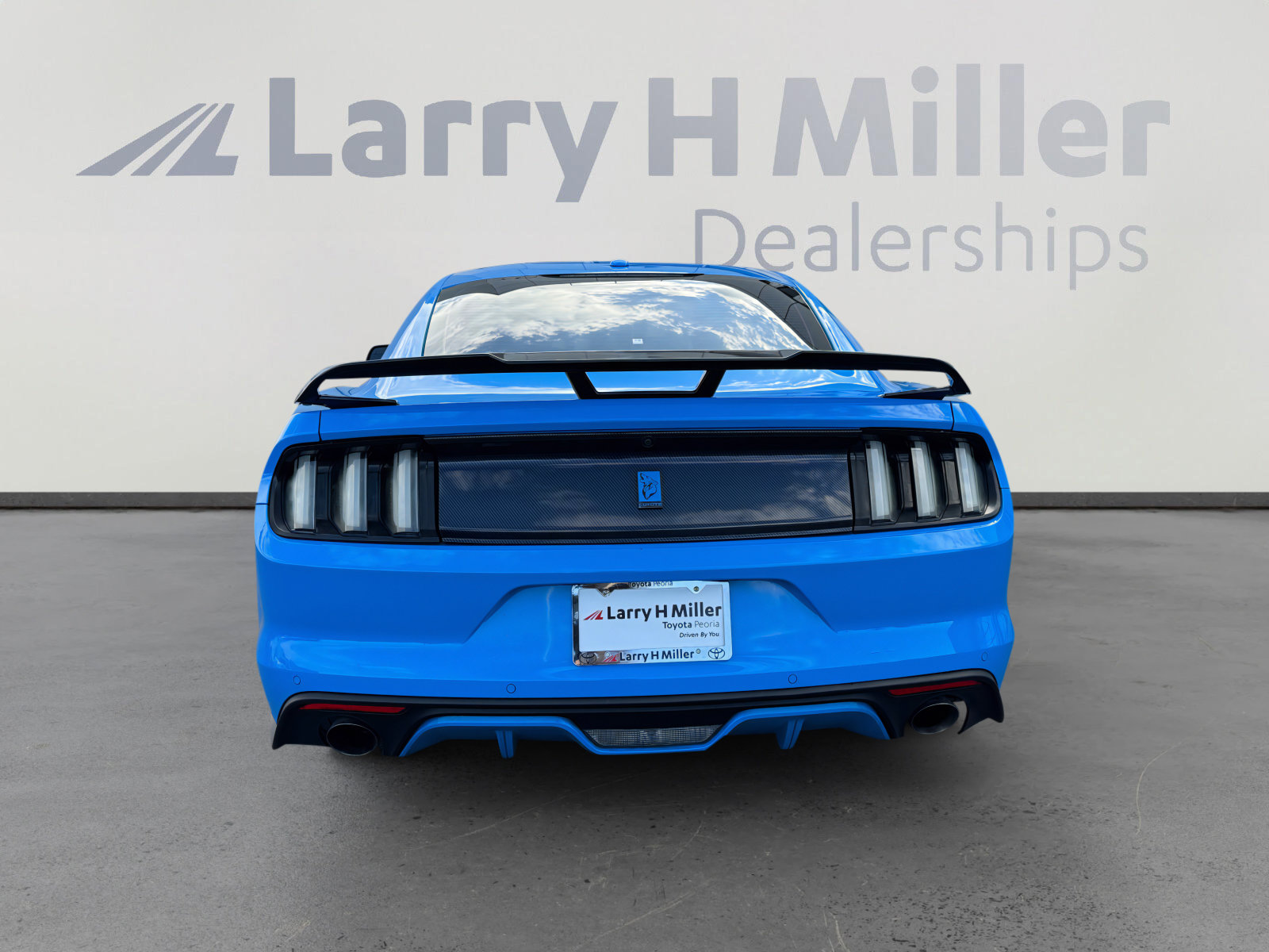 Used 2017 Ford Mustang GT Premium w/ Equipment Group 401A image 4