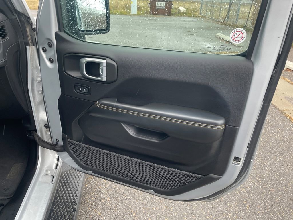 Used 2024 Jeep Wrangler Sahara image 17