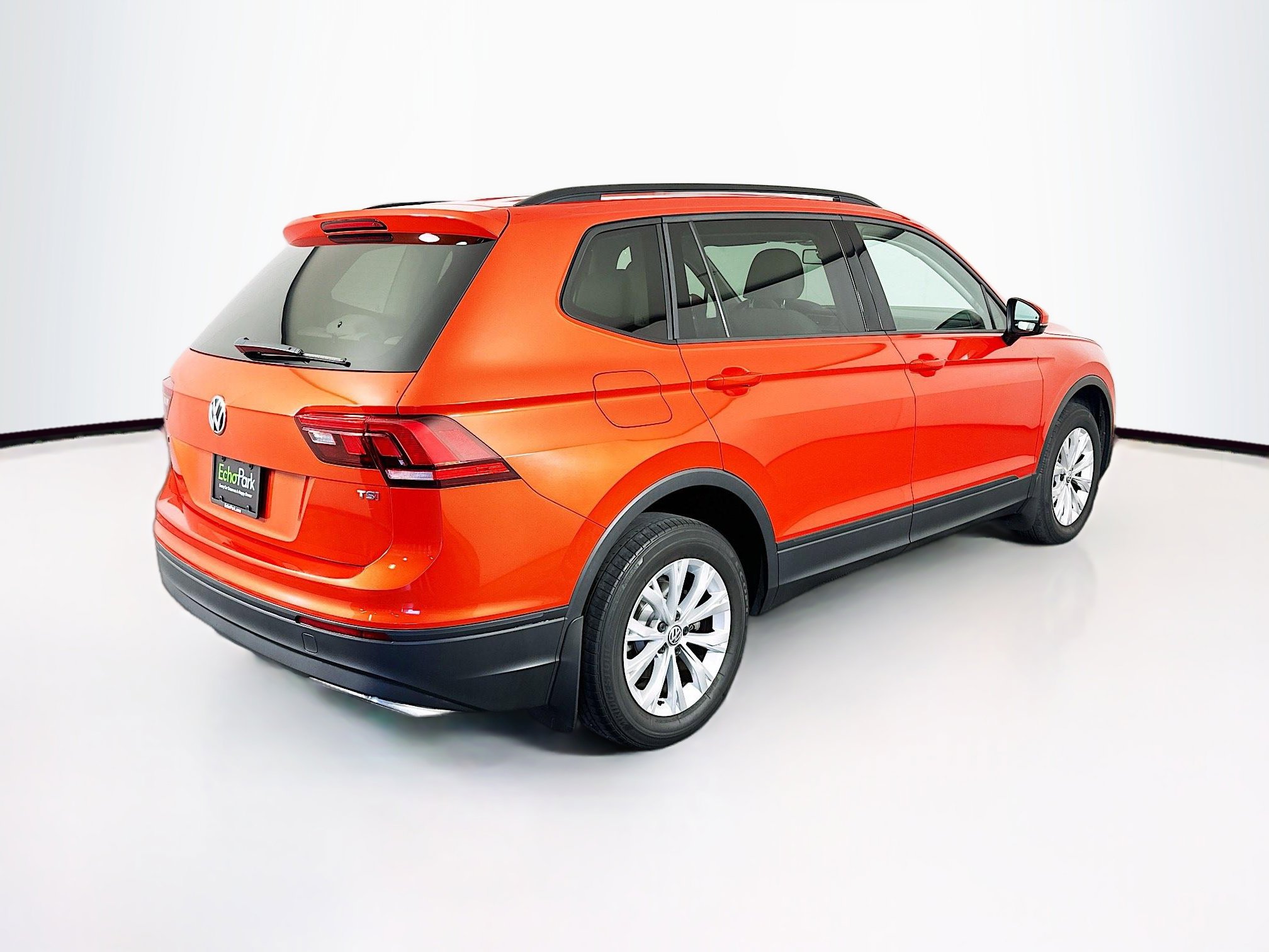 Used 2018 Volkswagen Tiguan S FWD image 9