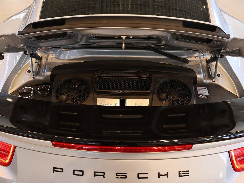 Used 2014 Porsche 911 Turbo S image 61