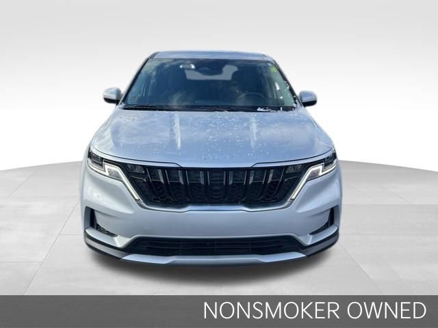 Certified 2023 Kia Carnival LX image 3