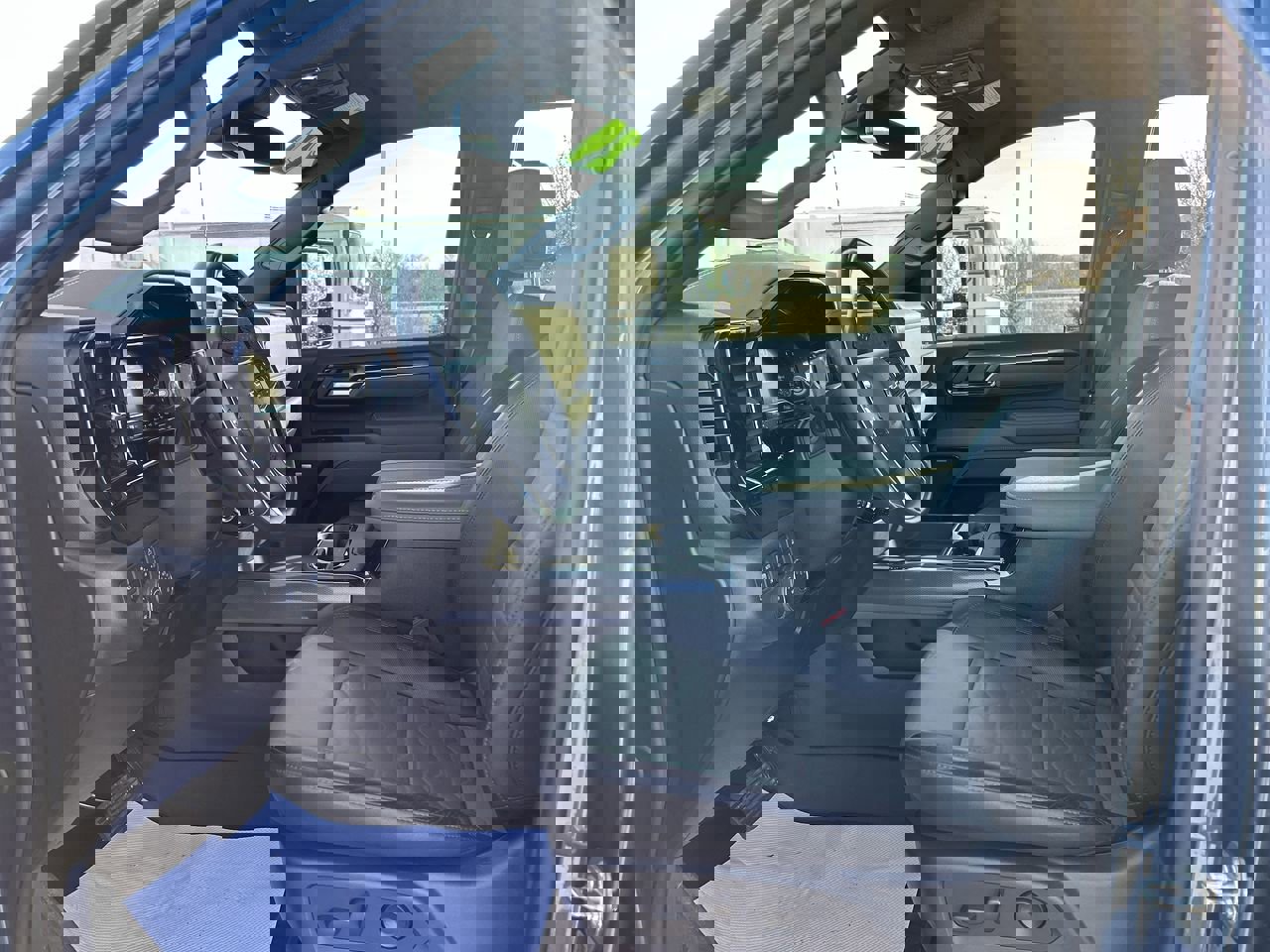 Used 2024 Chevrolet Silverado 2500 ZR2 w/ Snow Plow Prep/Camper Package image 21