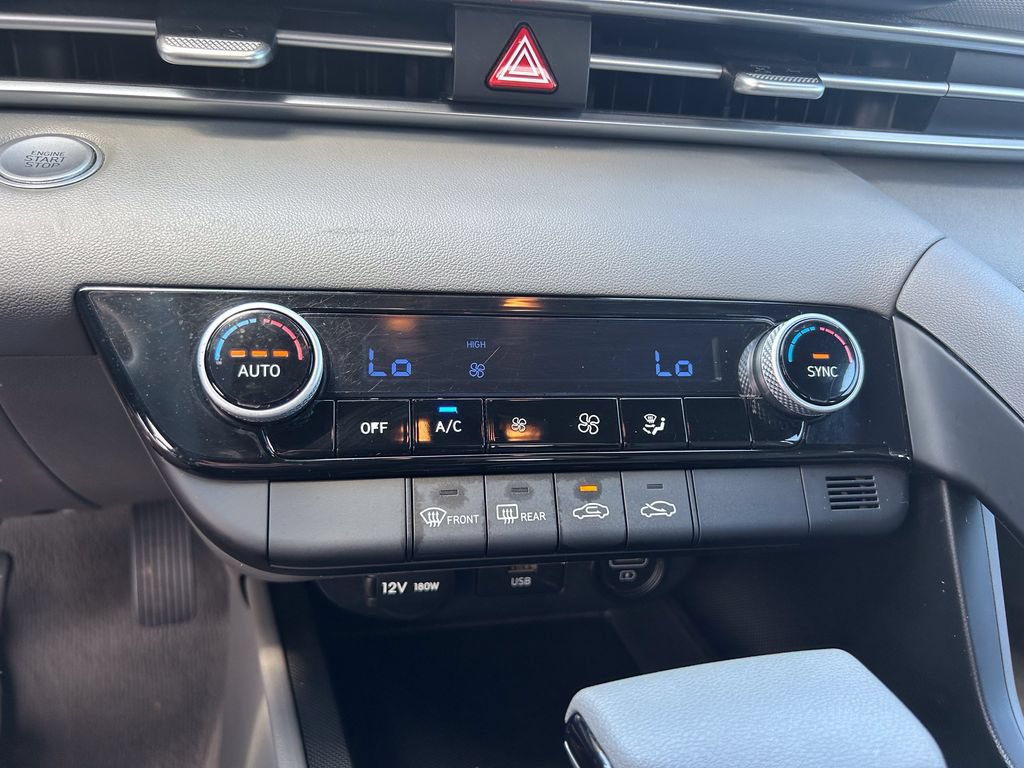 Certified 2023 Hyundai Elantra SEL w/ Preferred Accessory Package FWD image 24