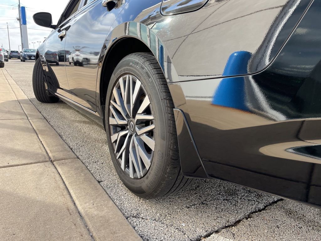 Used 2023 Nissan Altima 2.5 SV w/ SV Premium Package image 18